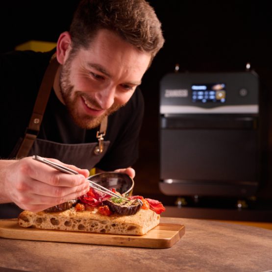 EazyGO_chef-555x555-1.jpg EazyGO_chef-555x555-1.jpg